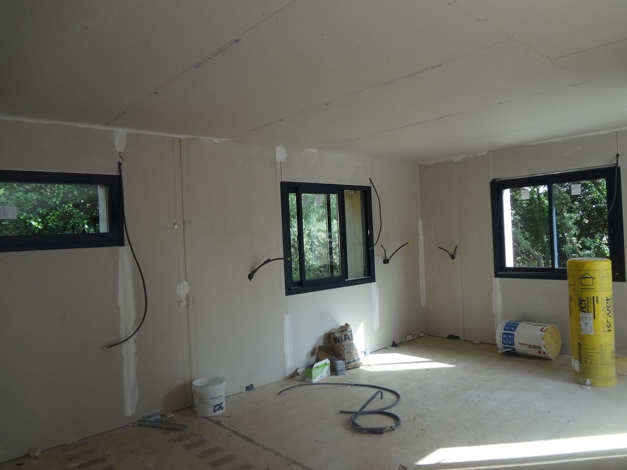Installation électrique dans une maison en chantier